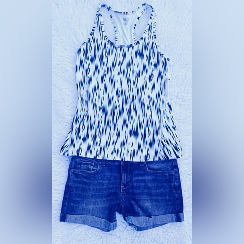 Summer Outfit
Aeropostale White and Blue Patterned Tank Top with Jean Shorts